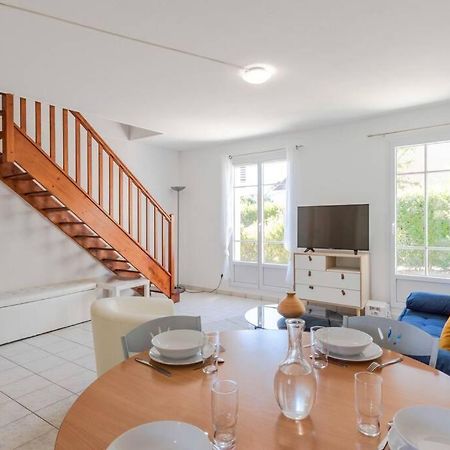 Guest House III Magny-le-Hongre Exterior foto